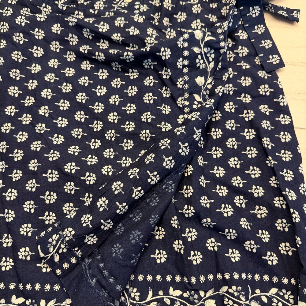 Ann Taylor Weekend Navy and White Floral Dress - Picture 4 of 13